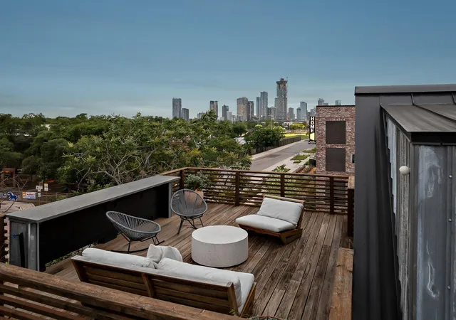 Photo 1 of Single family home for sale at 2201 Santa Rosa St, Austin, TX 78702 | MLS# 4588520 | Listing updated on 2026-09-17