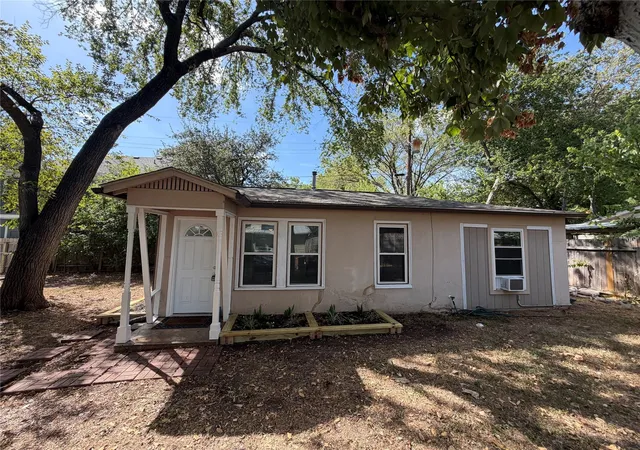 Photo 2 of Single family home for sale at 808 E 46th St #B, Austin, TX 78751 | MLS# 4545087 | Listing updated on 2026-09-15