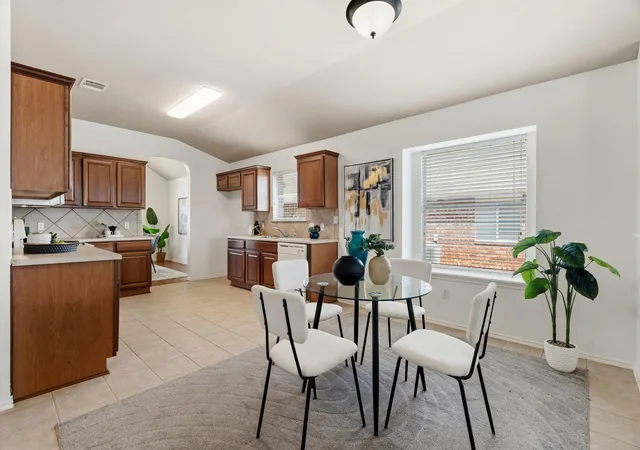 Photo 3 of Single family home for sale at 2548 Pearson Wy, Round Rock, TX 78665 | MLS# 2257056 | Listing updated on 2026-09-15