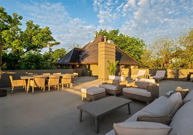 Listing Photo 4 - Condo for sale in building located at 1111 W 12Th St, Austin, TX 78703 - Unit #107