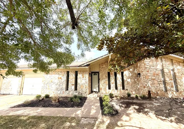 Single family home for sale at 12312 Knoll Ridge Dr, Austin, TX 78758 | MLS# 1262687
