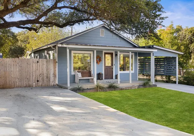 Photo 3 of Single family home for sale at 102 Ranchview Dr, Johnson City, TX 78636 | MLS# 4644069 | Listing updated on 2026-09-14