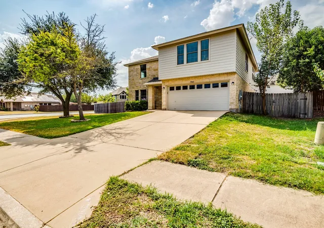 Photo 3 of Single family home for sale at 19845 San Chisolm Dr, Round Rock, TX 78664 | MLS# 4506658 | Listing updated on 2026-09-08