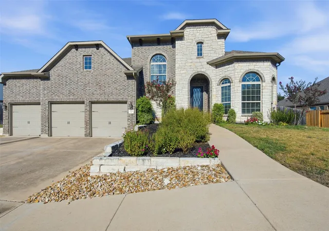Photo 1 of Single family home for sale at 324 Stoney Point Rd, Austin, TX 78737 | MLS# 2914230 | Listing updated on 2026-09-22
