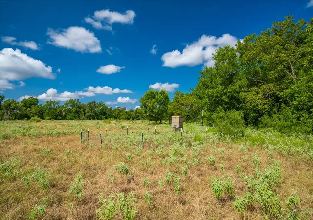 Photo 4 of House for sale at 17000 Fm 112, Thrall, TX 76578 | MLS# 8578995 | Listing updated on 2026-09-14