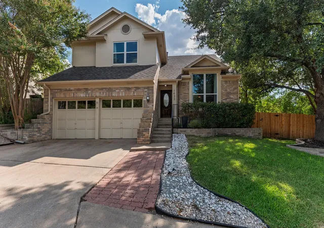 Photo 2 of Single family home for sale at 1433 Elm Brk Dr, Austin, TX 78758 | MLS# 3942471 | Listing updated on 2026-09-12
