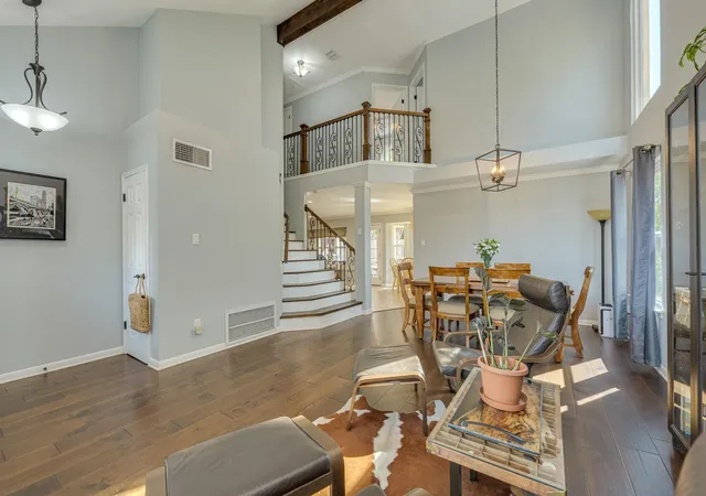 Photo 4 of Single family home for sale at 1433 Elm Brk Dr, Austin, TX 78758 | MLS# 3942471 | Listing updated on 2026-09-12