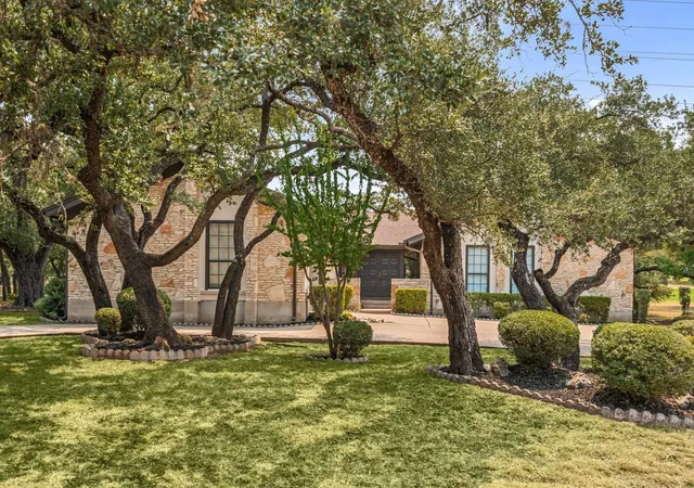 Photo 3 of Single family home for sale at 106 White Sands Dr, Lakeway, TX 78734 | MLS# 2751845 | Listing updated on 2026-10-04