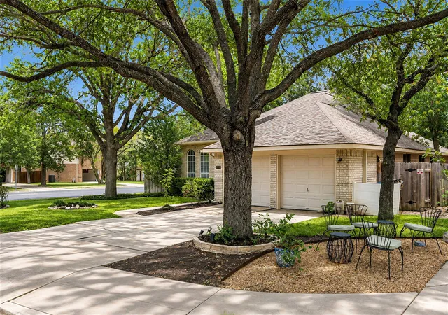 Photo 3 of Single family home for sale at 6112 Jumano Ln, Austin, TX 78749 | MLS# 7340412 | Listing updated on 2026-09-12