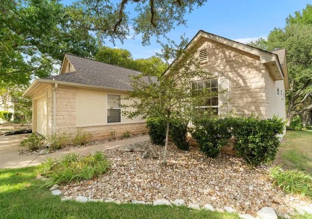 Photo 3 of Single family home for sale at 267 Whispering Wind Dr, Georgetown, TX 78633 | MLS# 7602527 | Listing updated on 2026-10-09