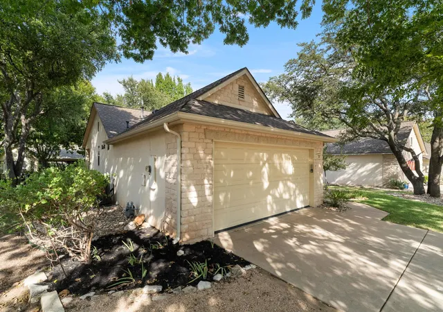 Photo 3 of Single family home for sale at 267 Whispering Wind Dr, Georgetown, TX 78633 | MLS# 7602527 | Listing updated on 2026-10-09