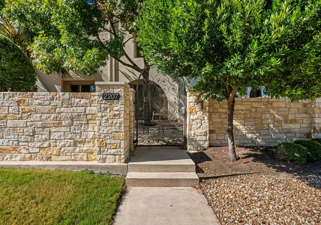 Photo 4 of Condo for sale at 2207 Pasadena Dr #10, Austin, TX 78757 | MLS# 6060914 | Listing updated on 2026-09-22