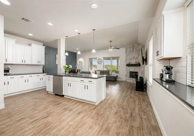 Photo 3 of Single family home for sale at 175 Mount Ellen St, Hutto, TX 78634 | MLS# 9715684 | Listing updated on 2026-10-02