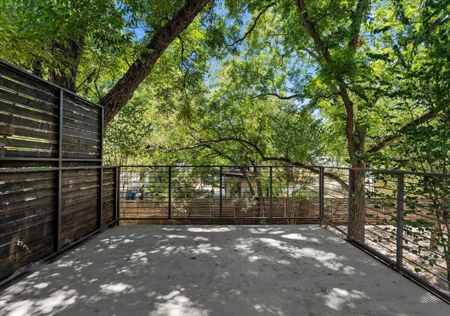 Listing Photo 4 - Condo for sale in building located at 1801 E 2Nd St, Austin, TX 78702 - Unit #8