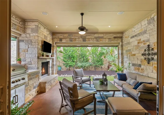 Photo 1 of Single family home for sale at 122 Feritti Dr, Austin, TX 78734 | MLS# 4187801 | Listing updated on 2026-10-22