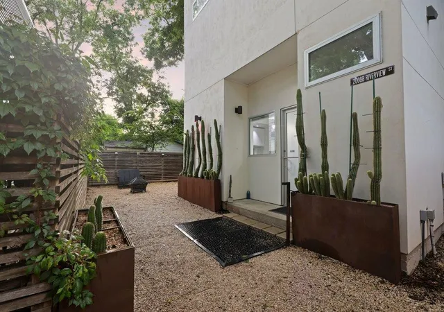 Photo 3 of Single family home for sale at 2008 Riverview St #B, Austin, TX 78702 | MLS# 3747316 | Listing updated on 2026-09-29