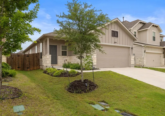 Photo 2 of Single family home for sale at 284 Zuma Dr, Liberty Hill, TX 78642 | MLS# 6785611 | Listing updated on 2026-09-13