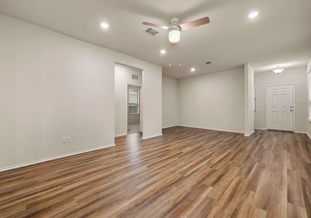Photo 3 of Single family home for sale at 284 Zuma Dr, Liberty Hill, TX 78642 | MLS# 6785611 | Listing updated on 2026-10-20