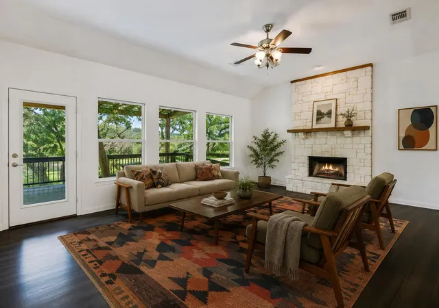 Photo 4 of Single family home for sale at 17 Falling Leaf Ln, Wimberley, TX 78676 | MLS# 8734216 | Listing updated on 2026-09-09