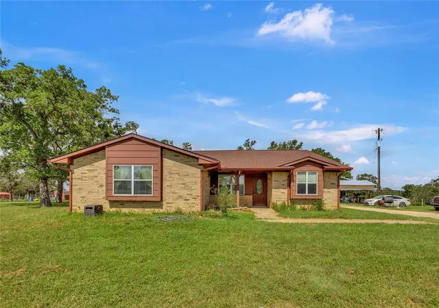 Photo 3 of Single family home for sale at 1080 League Line Rd, Paige, TX 78659 | MLS# 7815730 | Listing updated on 2026-09-11