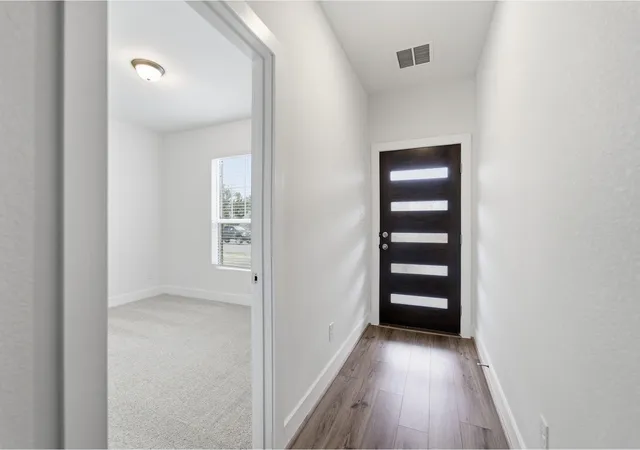 Photo 2 of Single family home for sale at 252 Villars Dr, Salado, TX 76571 | MLS# 9137118 | Listing updated on 2026-09-24