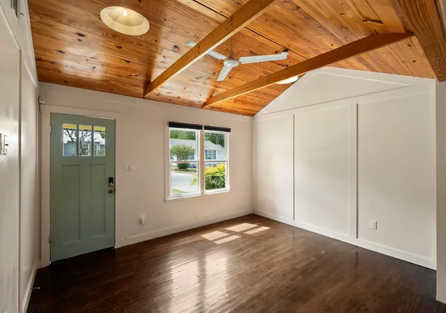 Photo 4 of Sale Pending at 1614 N Lynn St, Taylor, TX 76574 | MLS# 1873745 | Listing updated on 2026-09-13