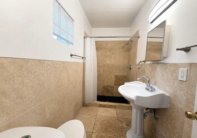 Photo 32 of Single family home for sale at 907 E 3rd Street, Austin, TX 78702 | MLS# 9256472 | Listing updated on 2026-10-06