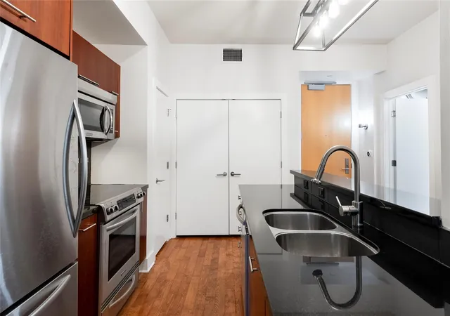 Photo 4 of Condo for sale at 603 Davis St #708, Austin, TX 78701 | MLS# 3080555 | Listing updated on 2026-10-22