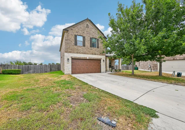 Photo 2 of Single family home for sale at 4002 Kings Cyn Dr, Taylor, TX 76574 | MLS# 5911515 | Listing updated on 2026-09-24