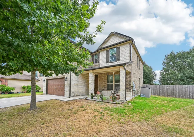 Photo 3 of Single family home for sale at 4002 Kings Cyn Dr, Taylor, TX 76574 | MLS# 5911515 | Listing updated on 2026-09-24