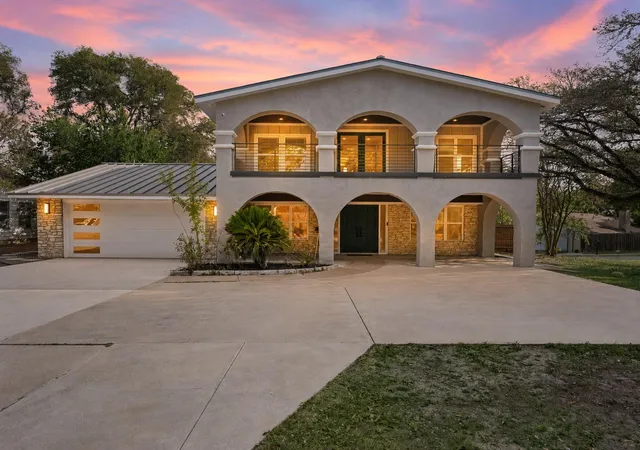 Single family home for sale at 3008 Cedarlawn Cir, Austin, TX 78723 | MLS# 7134275