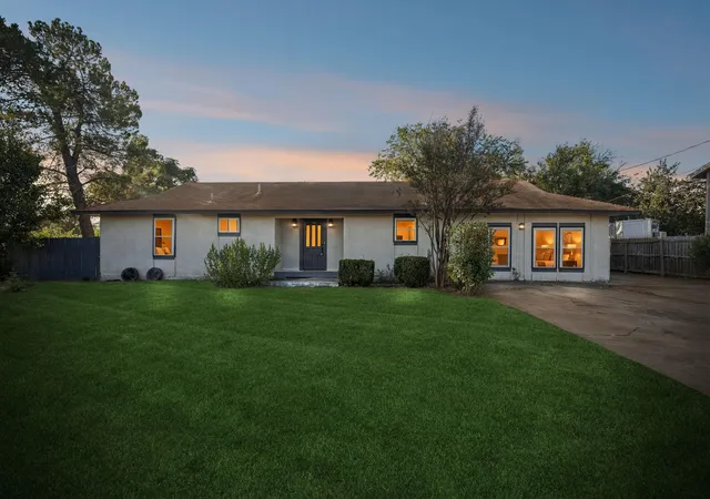 Photo 1 of Single family home for sale at 200 Seminole Rd, Leander, TX 78641 | MLS# 4760554 | Listing updated on 2026-09-30