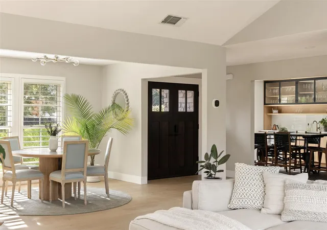 Photo 3 of Sale Pending at 5802 Cannonade Ct, Austin, TX 78746 | MLS# 7220398 | Listing updated on 2026-09-29