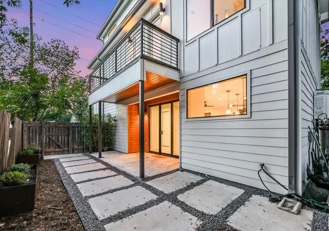 Photo 2 of Single family home for sale at 1127 Gunter St #1, Austin, TX 78702 | MLS# 9487887 | Listing updated on 2026-09-14
