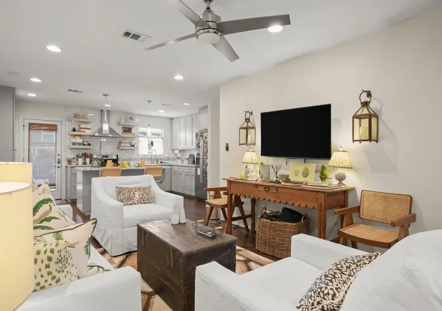 Photo 3 of Single family home for sale at 1110 W Oltorf St, Austin, TX 78704 | MLS# 9995538 | Listing updated on 2026-09-15