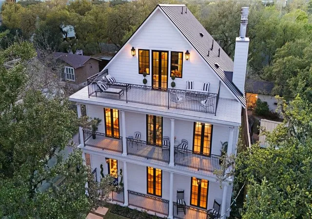 Photo 2 of Single family home for sale at 1804 S 6th Street, Austin, TX 78704 | MLS# 9487881 | Listing updated on 2026-09-11