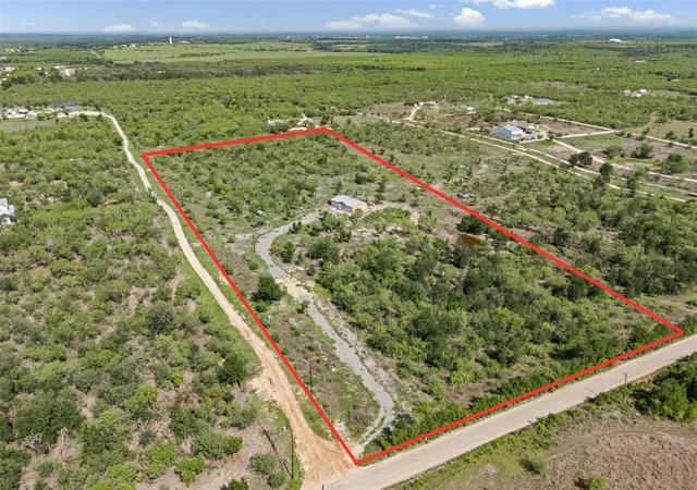 Photo 3 of Manufactured home for sale at 3882 Dry Crk Rd, Lockhart, TX 78644 | MLS# 5268484 | Listing updated on 2026-09-11