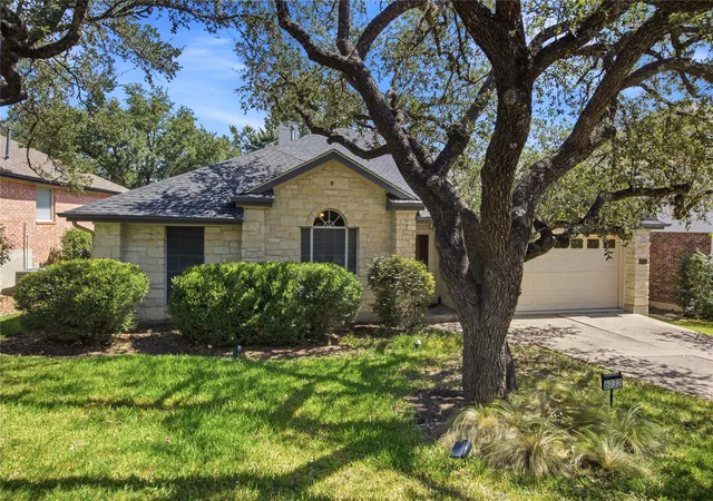 Single family home for sale at 6032 Roxbury Ln, Austin, TX 78739 | MLS# 1849955
