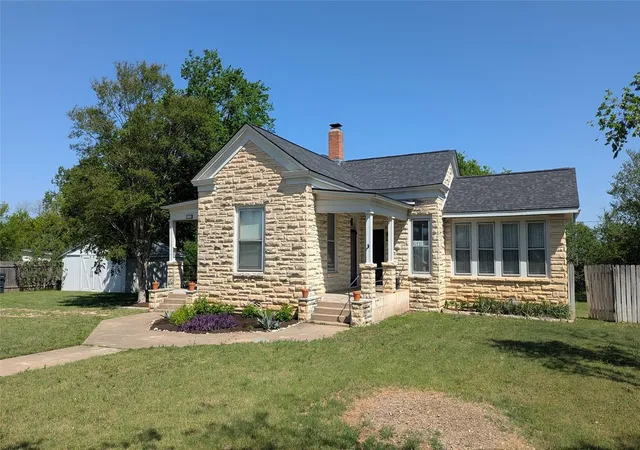 Photo 1 of Single family home for sale at 515 E 8th Street, Georgetown, TX 78626 | MLS# 6082003 | Listing updated on 2026-10-09