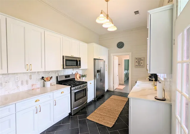 Photo 3 of Single family home for sale at 515 E 8th Street, Georgetown, TX 78626 | MLS# 6082003 | Listing updated on 2026-10-24