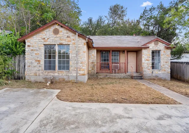 Single family home for sale at 3205 Burley Cv, Austin, TX 78745 | MLS# 1290964