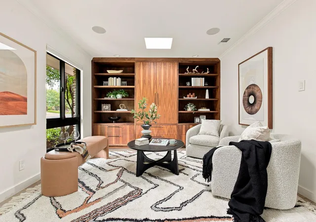 Photo 3 of Sale Pending at 1806 Barton Pkwy, Austin, TX 78704 | MLS# 7411068 | Listing updated on 2026-09-17