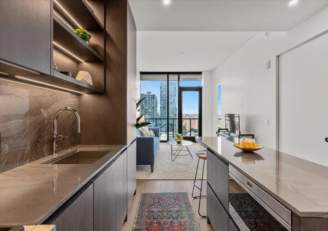 Listing Photo 5 - Condo for sale in Modern Austin located at 610 Davis St, Austin, TX 78701 - Unit #1909