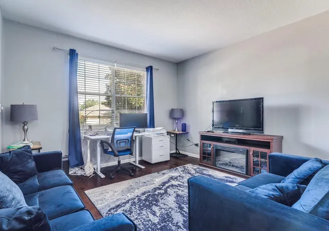 Photo 4 of Single family home for sale at 165 Oxford Dr, Kyle, TX 78640 | MLS# 4700138 | Listing updated on 2026-09-15