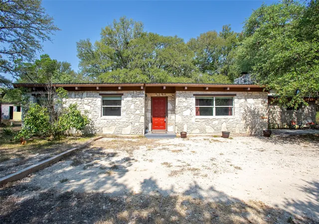 Photo 3 of Single family home for sale at 111 Merrywood Ln, San Marcos, TX 78666 | MLS# 8086078 | Listing updated on 2026-09-21