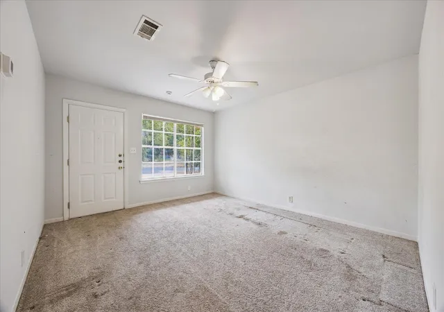 Photo 4 of Single family home for sale at 402 Bramble Dr, Austin, TX 78745 | MLS# 8399178 | Listing updated on 2026-09-15