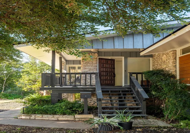 Photo 3 of Single family home for sale at 1712 Mccoy Pl, Georgetown, TX 78626 | MLS# 3310420 | Listing updated on 2026-09-23