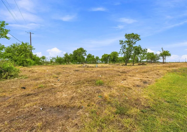 Photo 3 of Land for sale at 101 Sunflower Cir, Kyle, TX 78640 | MLS# 2259721 | Listing updated on 2026-09-10