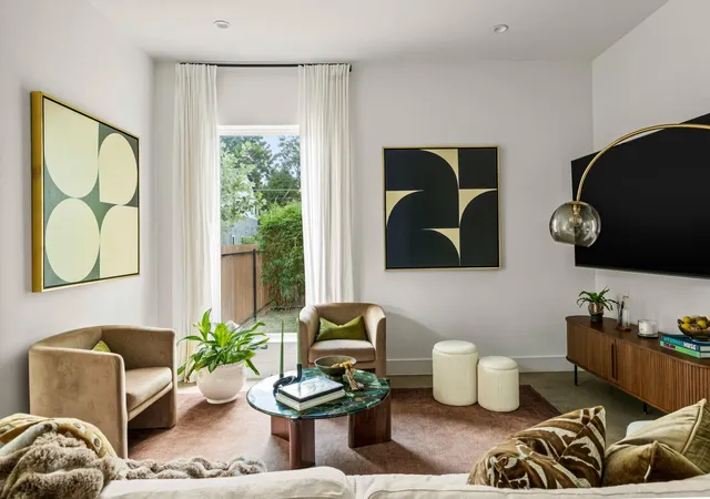 Photo 2 of Condo for sale at 608 Brentwood St #A, Austin, TX 78752 | MLS# 9094314 | Listing updated on 2026-09-13