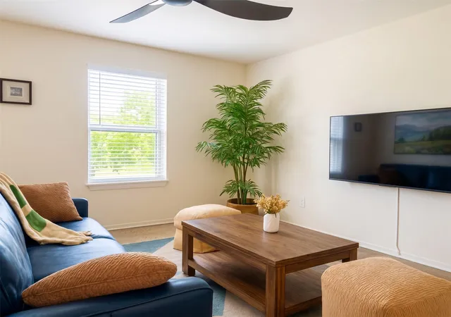 Listing Photo 4 - Condo for sale in building located at 4625 Credo Ln, Austin, TX 78725